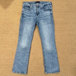 PRISTINE & PERFECT Gap Women's Light Blue Boot Cut Jeans